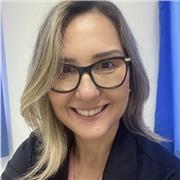 Professora de Língua Portuguesa de anos iniciais, finais e Ensino Médio